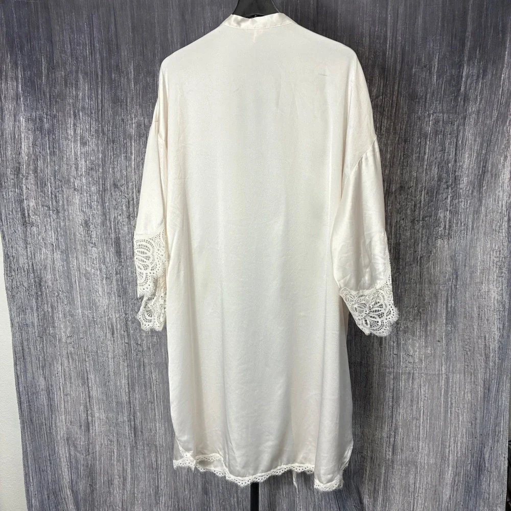 Victoria‎ Secret Cream Kimono with Lace Trim Sleeve Women M/L